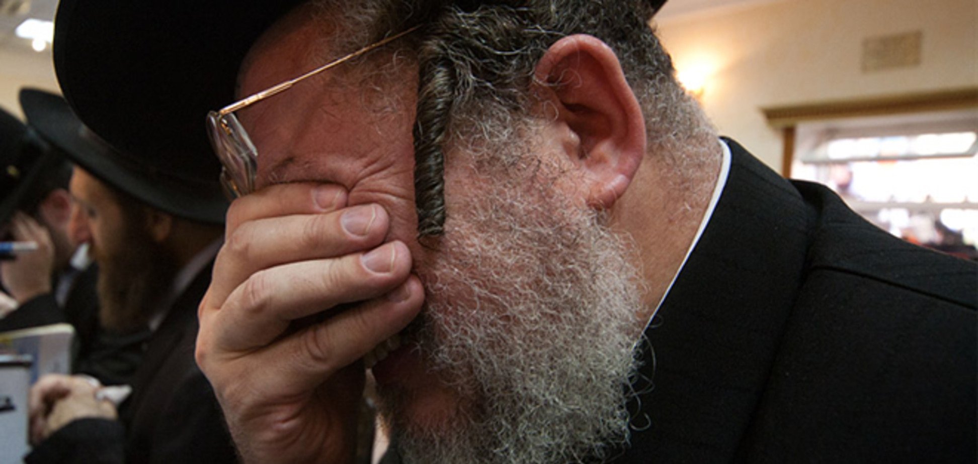 Приехавших в Умань хасидов избили и ограбили