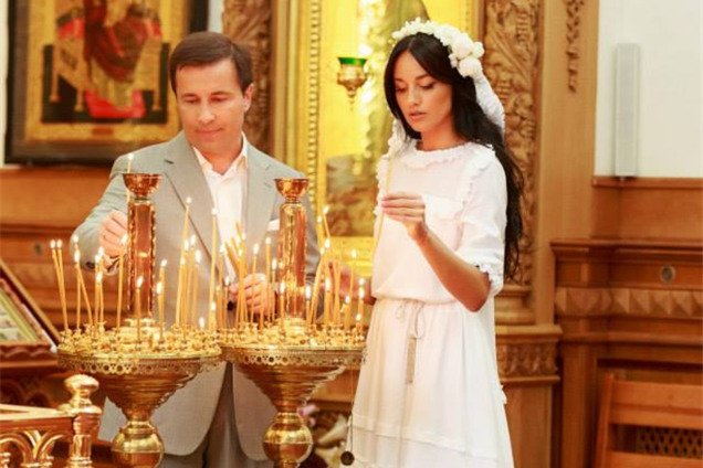 Экс-нардеп Коновалюк обвенчался с молодой женой