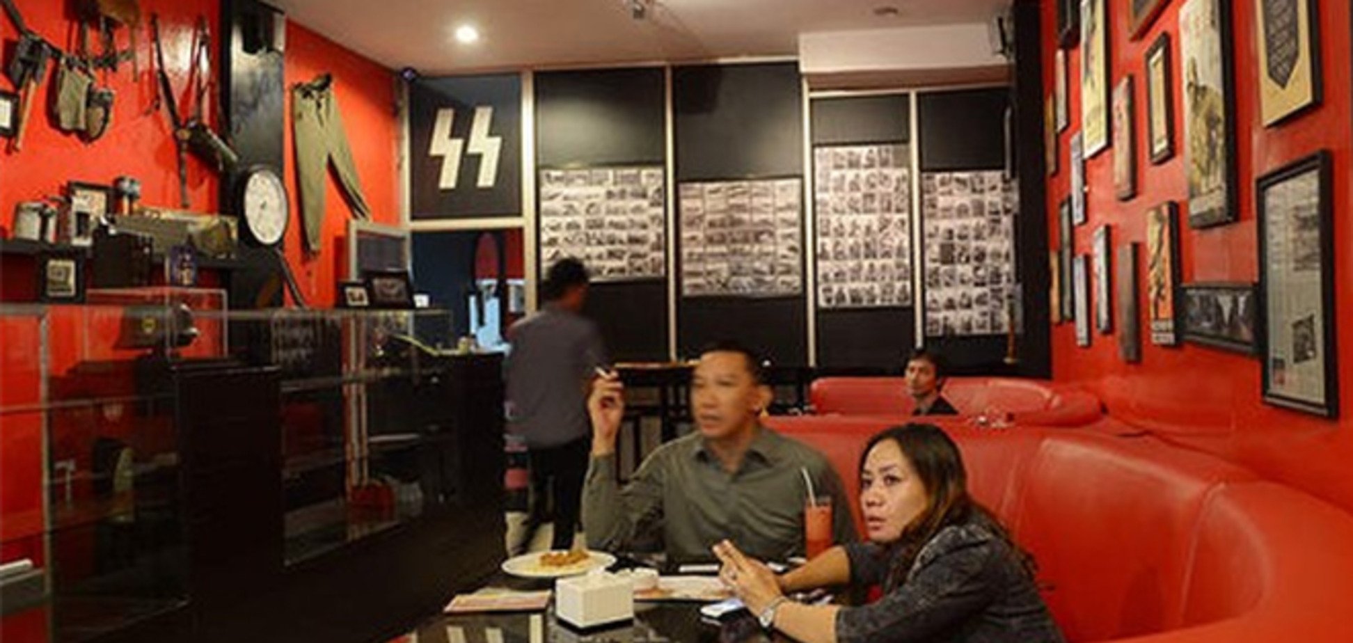 СМИ вынудили закрыть «нацистское» кафе в Индонезии