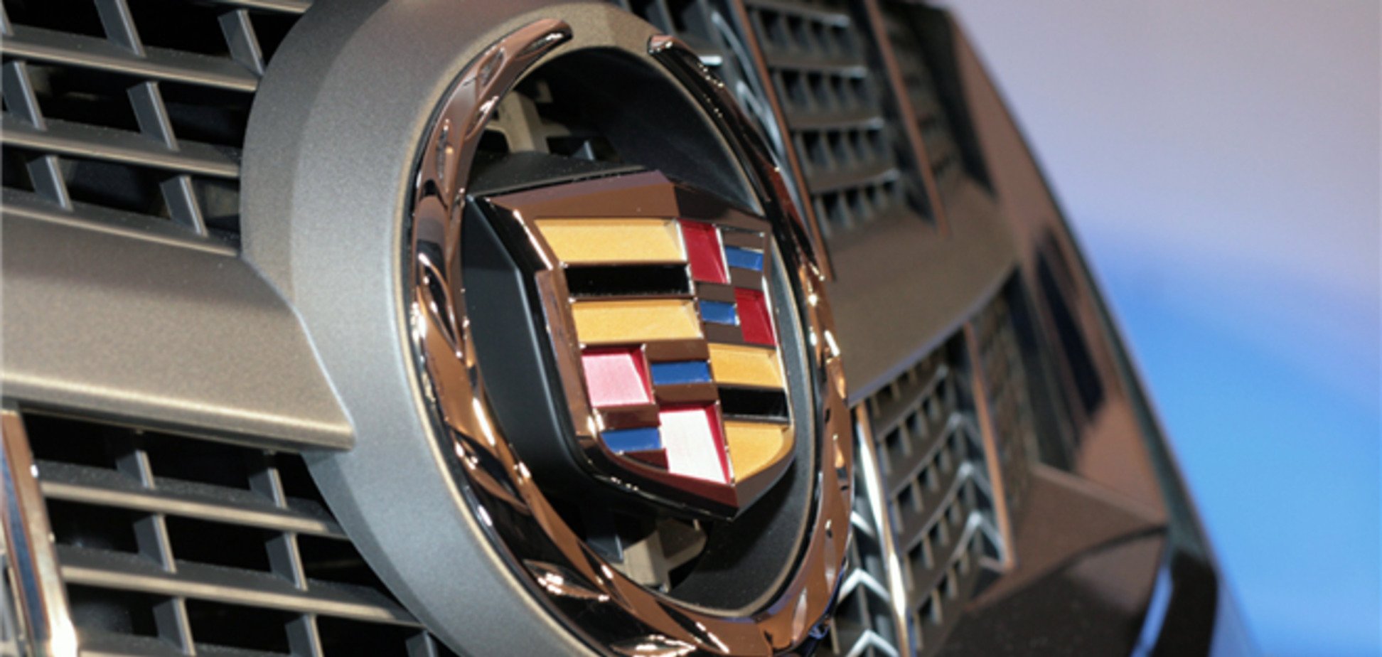 Cadillac уберет с эмблемы лавровые венки
