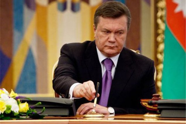 Янукович ветировал отсрочку запрета на отвод земельных участков