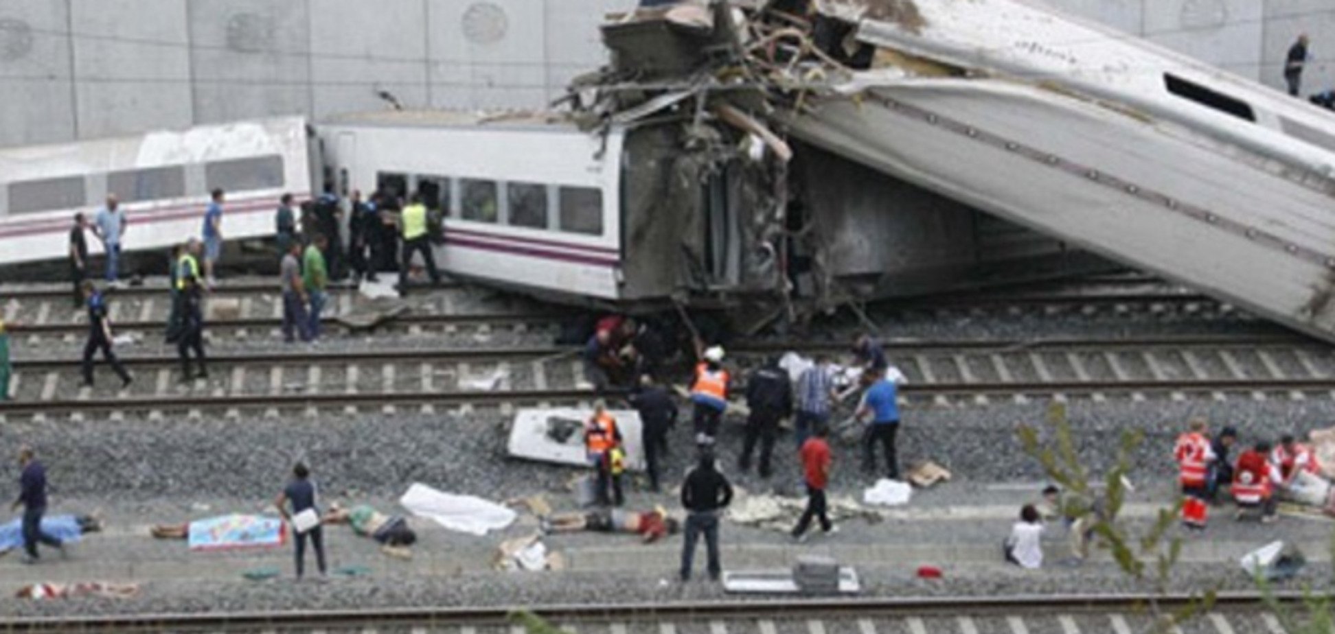 В Испании сошел с рельсов пассажирский поезд: есть жертвы