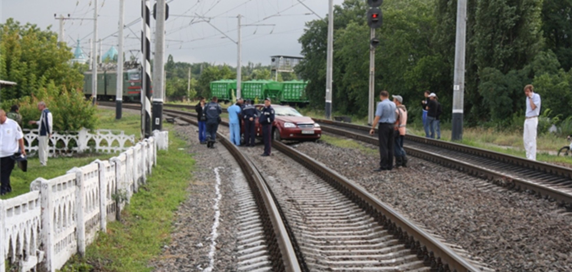 На Полтавщине авто выехало под локомотив