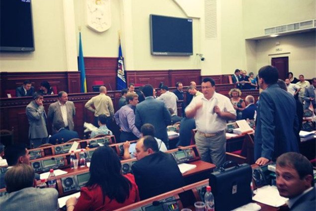 Вибори у Києві: коли скресне крига?