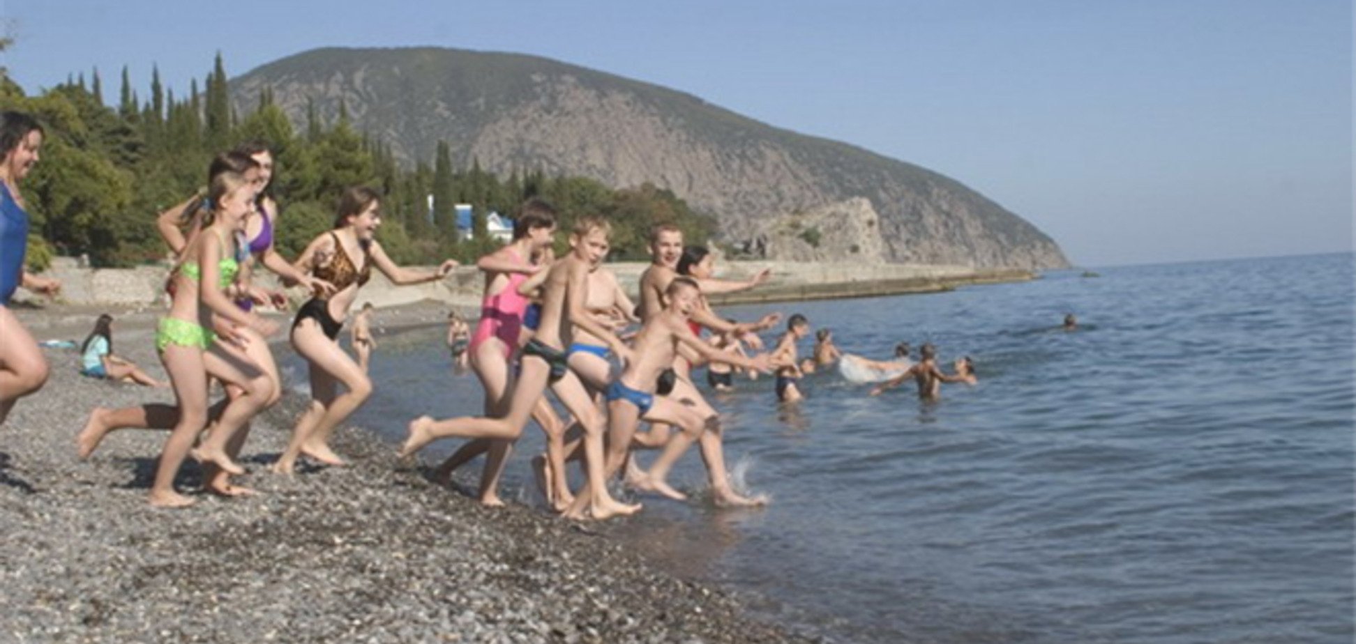 На пляжах «Артека» коммерсанты торгуют спиртным и сигаретами