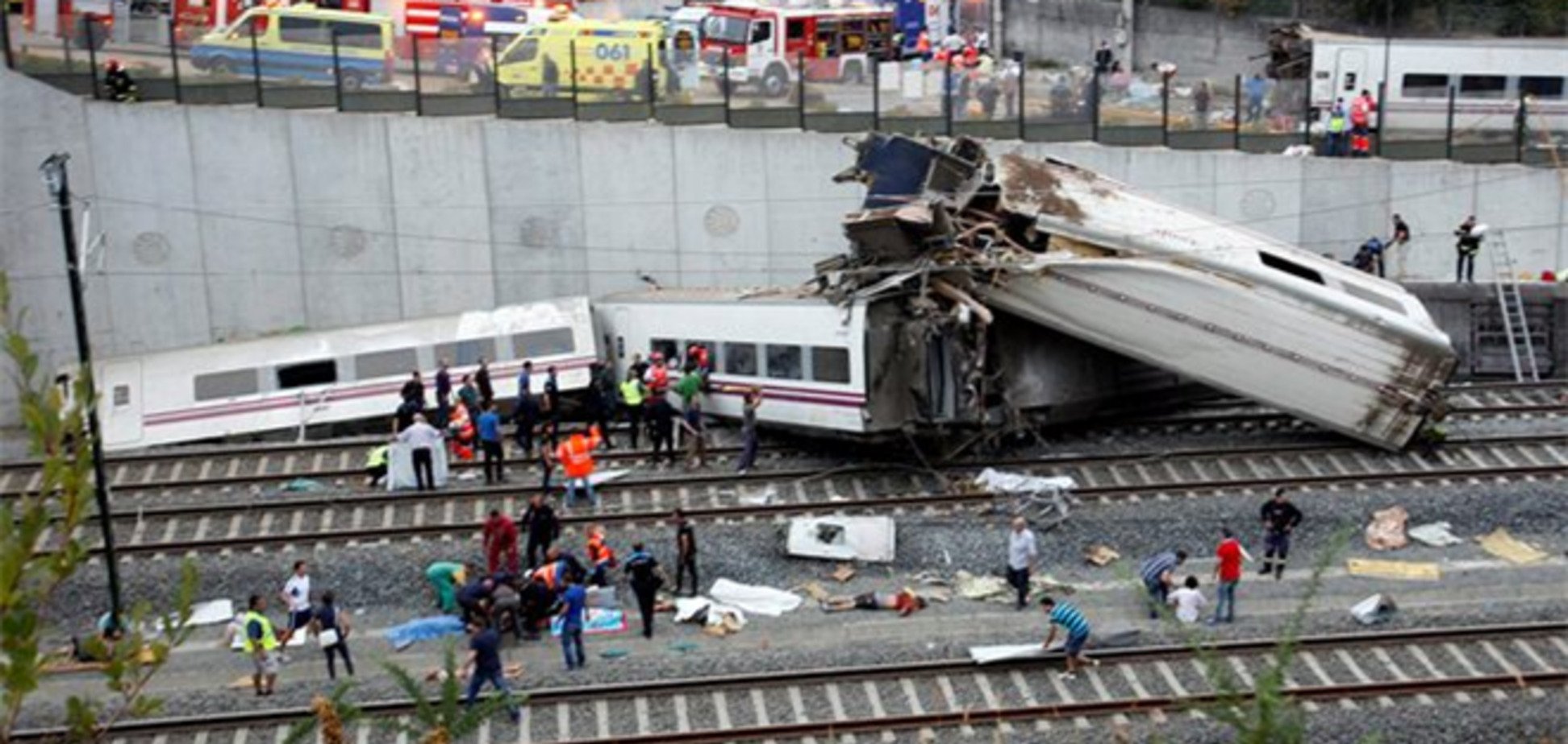 Названо точное число жертв крушения поезда в Испании 