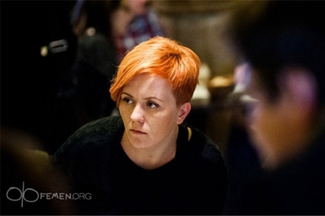 Лидера FEMEN избили в Киеве и похитили собаку