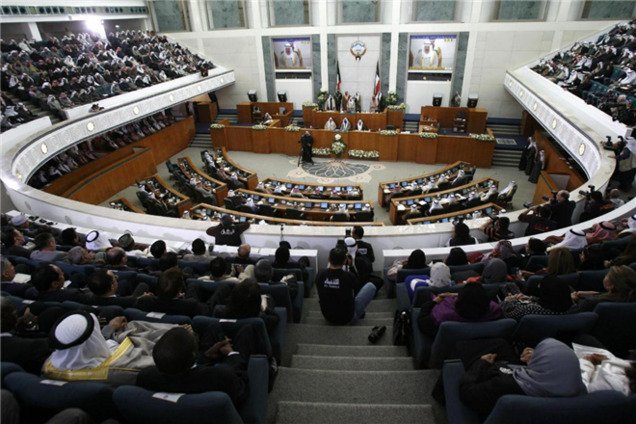 Кувейт вшосте за останні сім років обирає парламент