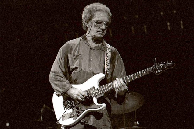 Умер знаменитый музыкант, принесший известность Эрику Клэптону