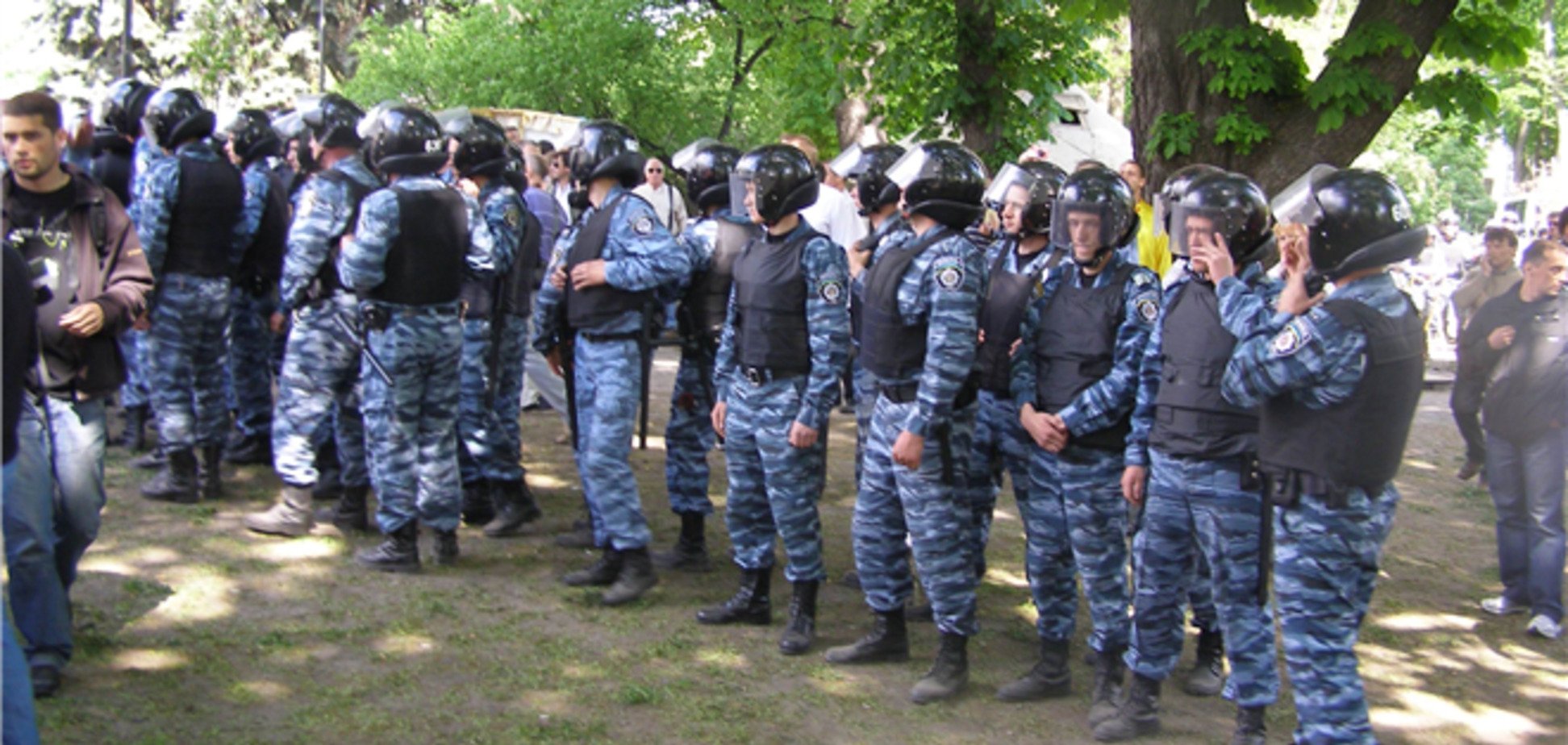Милиция задержала 10 митингующих на Майдане, под судом за них митинговали