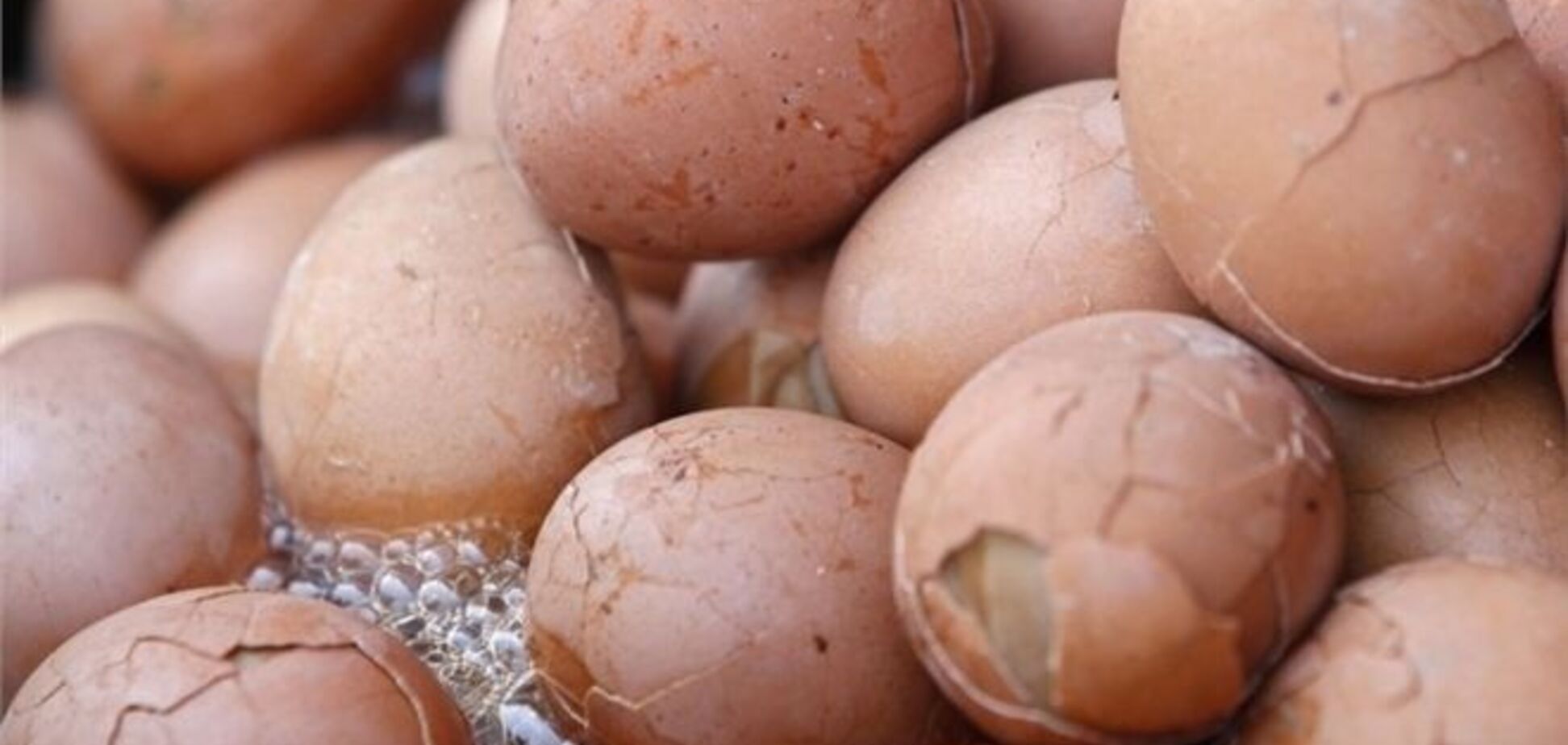 Одесситка купила в супермаркете яйца с червяками