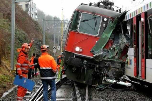 Столкновение поездов в Швейцарии: пострадали 44 человека