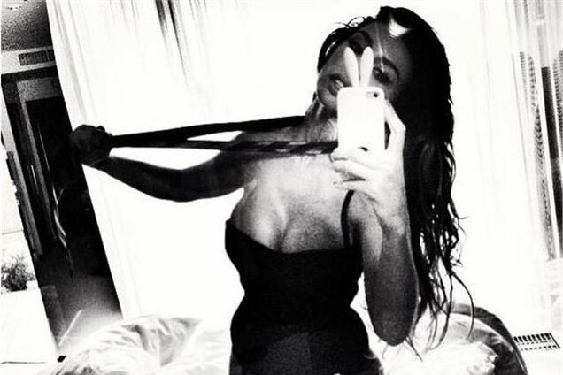 Анна Седокова снялась в новой эротической фотосессии