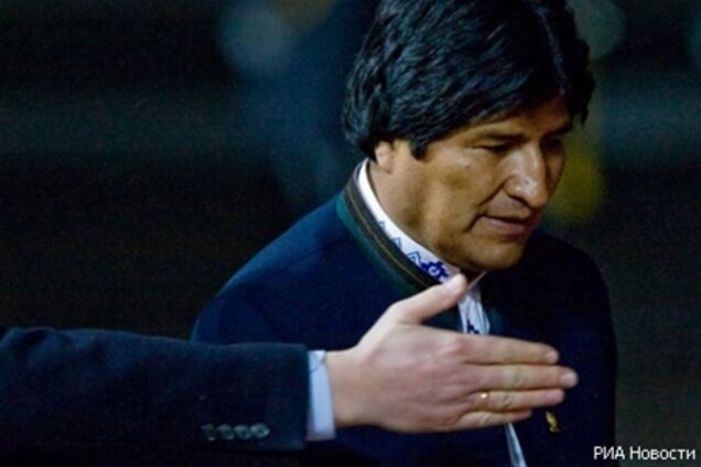 Самолет лидера Боливии пропустили, убедившись, что на борту нет Сноудена