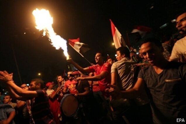 У Каїрі прихильники Мурсі зіткнулися з поліцією: 16 жертв, 200 поранених