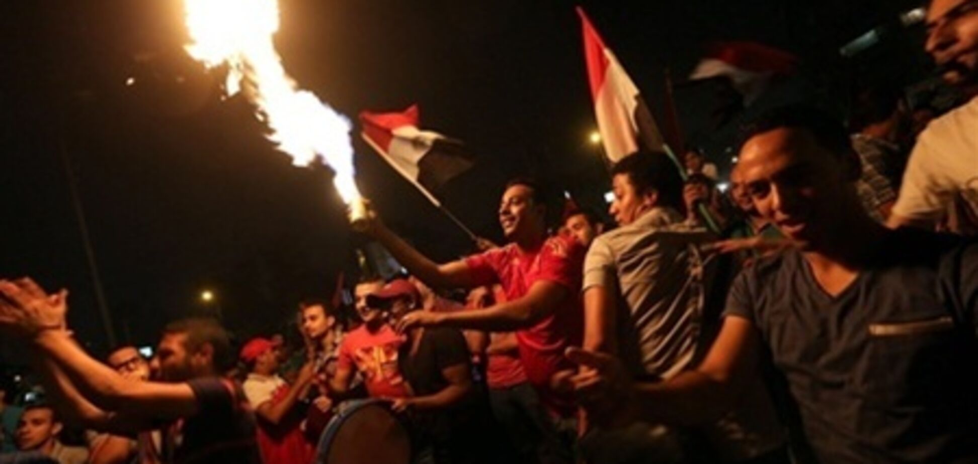 В Каире сторонники Мурси столкнулись с полицией: 16 жертв, 200 раненых