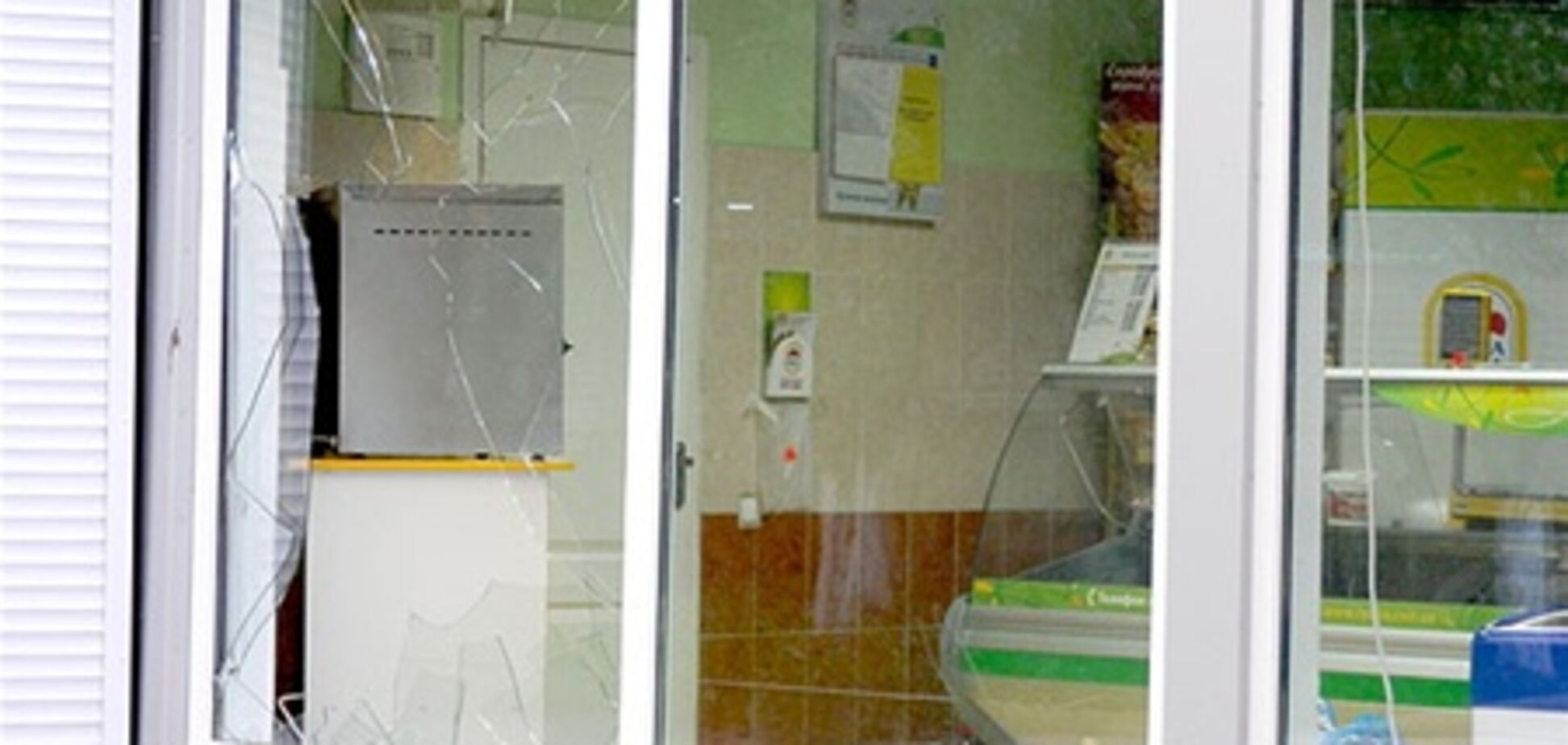 В Виннице ограбили магазин: вынесли мусор