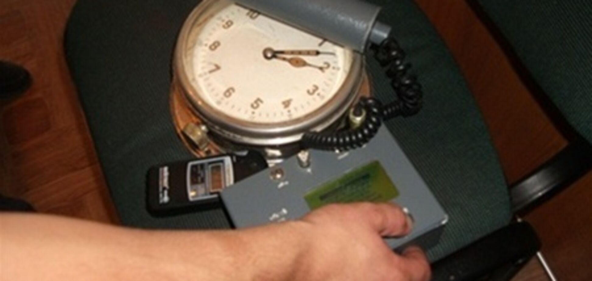 В аеропорту Сімферополя у росіянина вилучили радіоактивний годинник