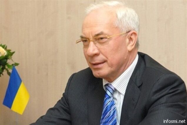 Азаров обіцяє стримувати зростання тарифів