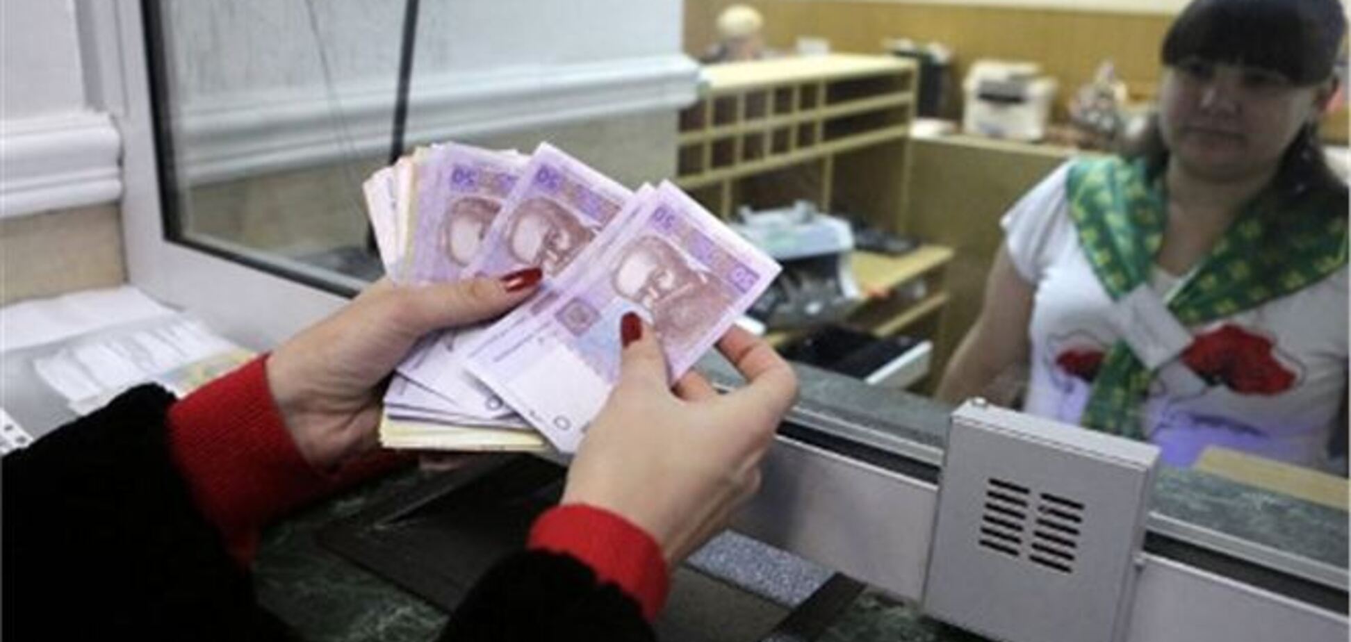 В Киеве банковские клерки сняли 8 млн грн вкладчиков себе на жизнь