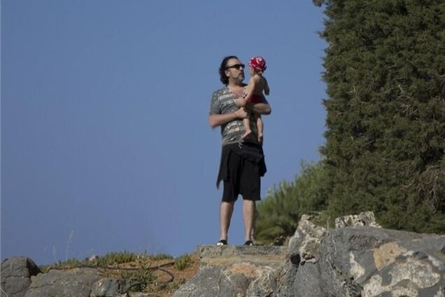 Филипп Киркоров показал детей на отдыхе в Греции