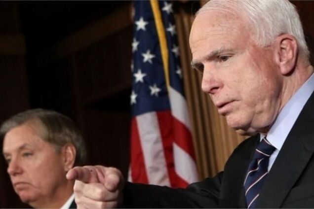 Американские сенаторы поедут спасать мир в Египте