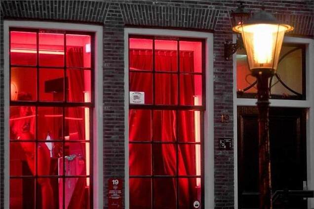 В Амстердамі закривають борделі в центрі місті