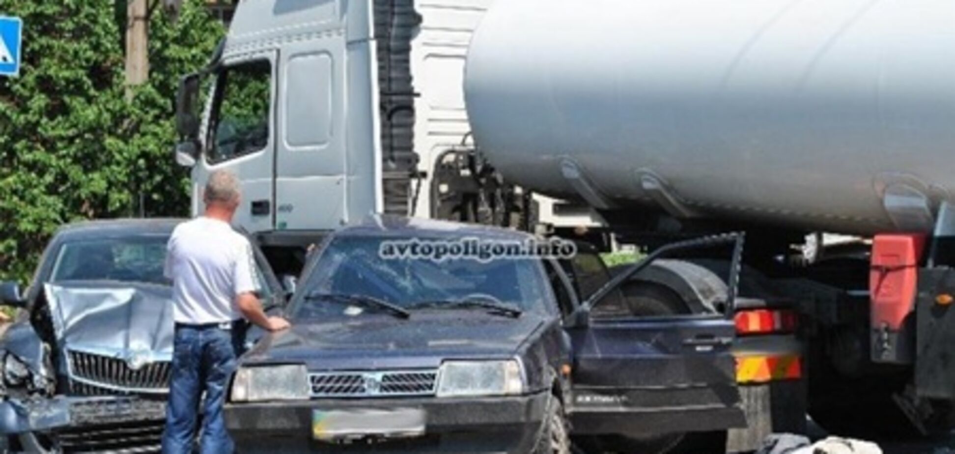 В Кривом Роге бензовоз протаранил две легковушки