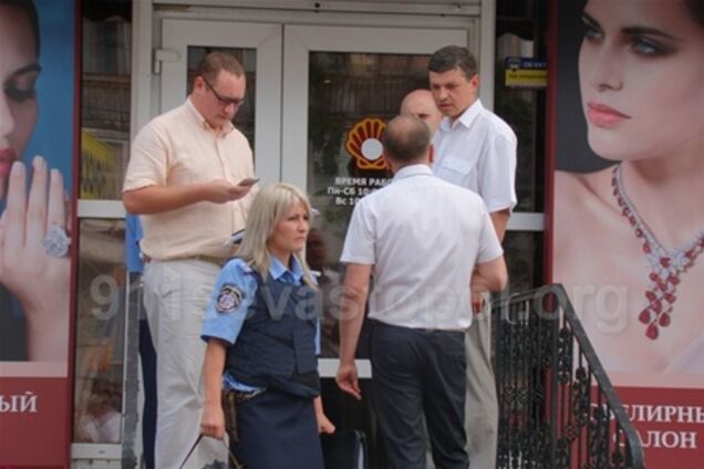 В Севастополе среди бела дня застрелили охранника ювелирки