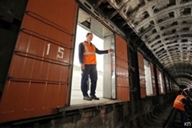 Киевское метро 'отпугнет' самоубийц заграждениями из стекла