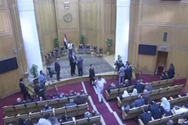 Временный президент Египта приведен к присяге