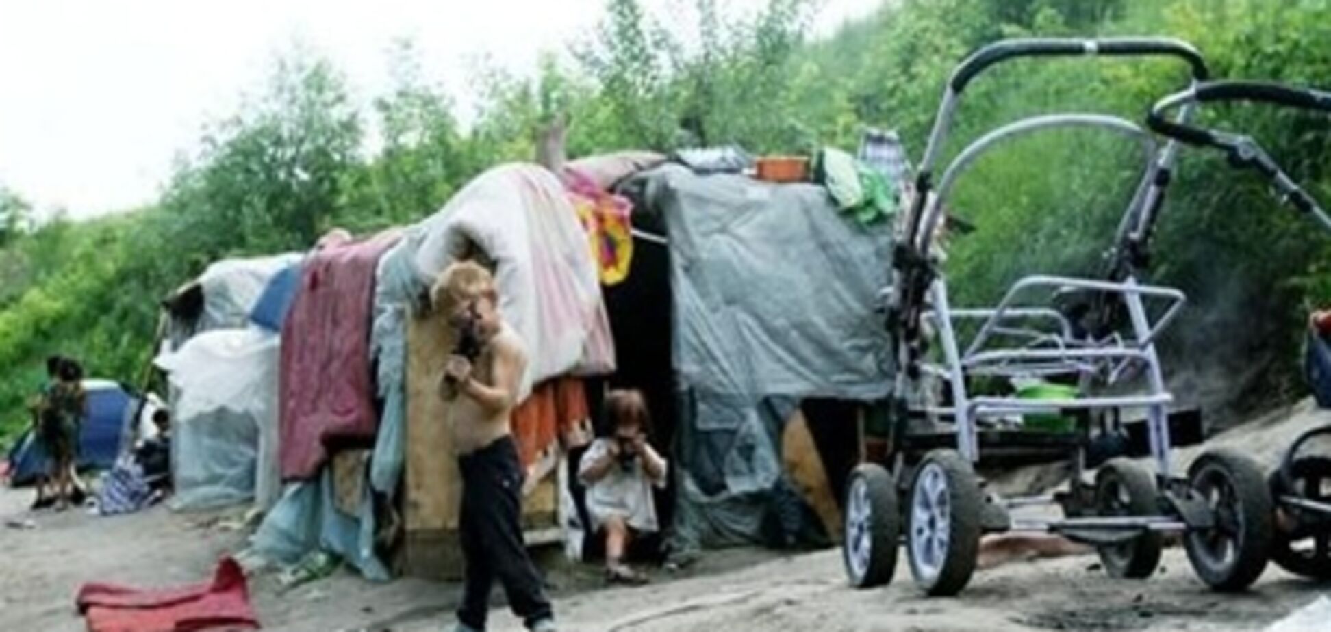 В Киеве подожгли цыганский табор 