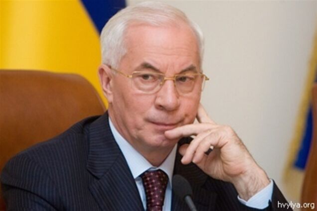 Азаров обещает стабильные цены на хлеб в ближайшие 2 года