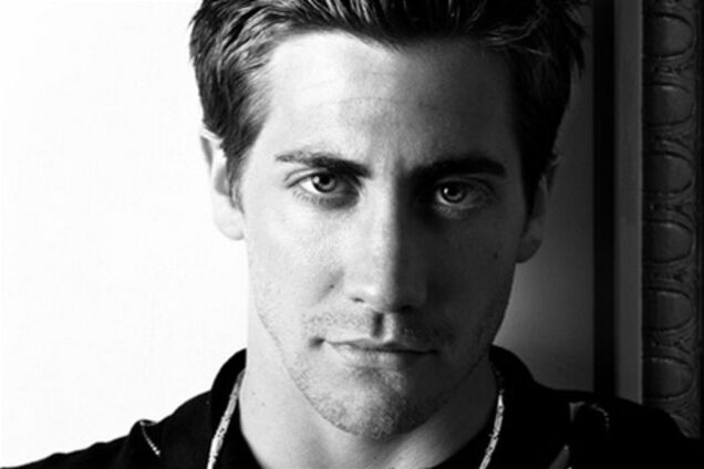 Джейк Джилленхол демонстрирует лохматое пузико