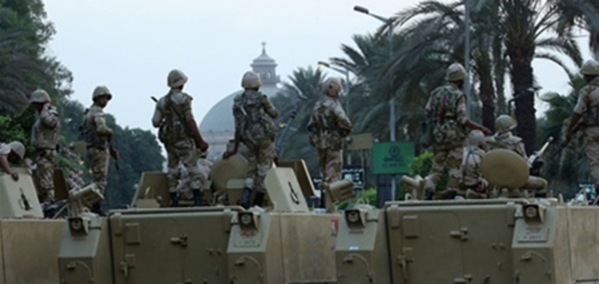 Военные открыли огонь по сторонникам Мурси в Каире