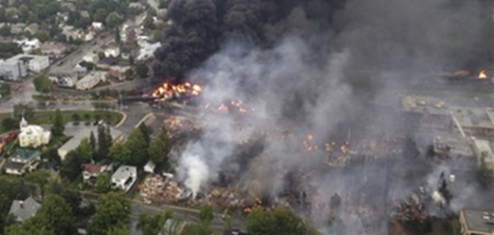 Взорвавшийся поезд с нефтью в Канаде поехал без машиниста