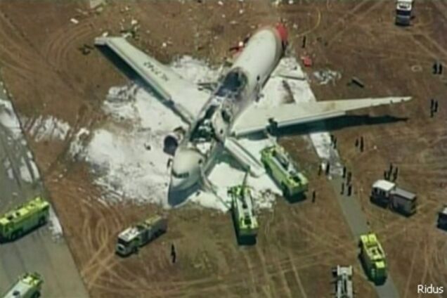 На месте крушения 'Боинга' в США нашли 'черные ящики'