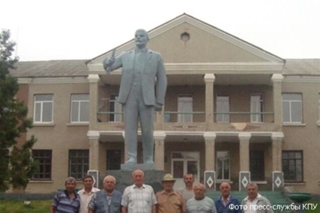 На Винниччине восстановили памятник Ленину