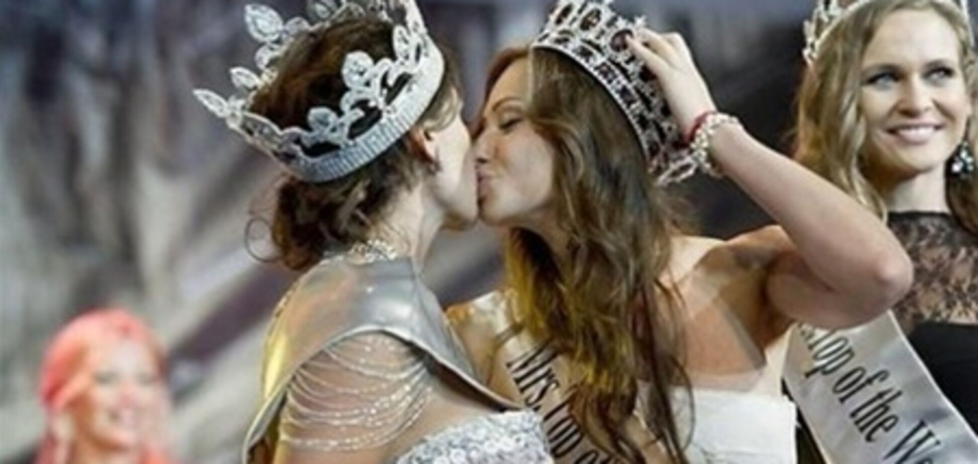 Чоловік 'Місіс світу-2013' працює на українській митниці