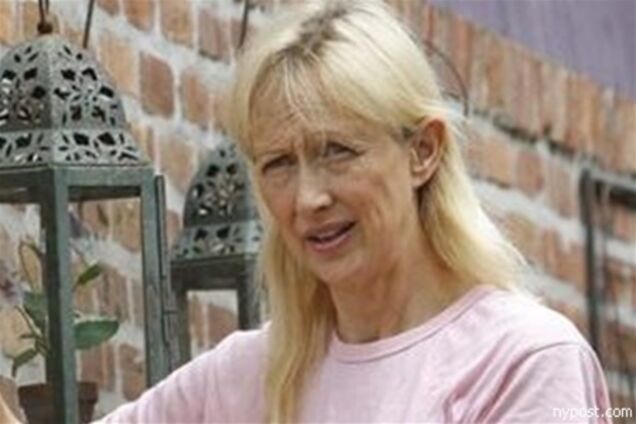 Стюардесса перевозила крыс в нижнем белье