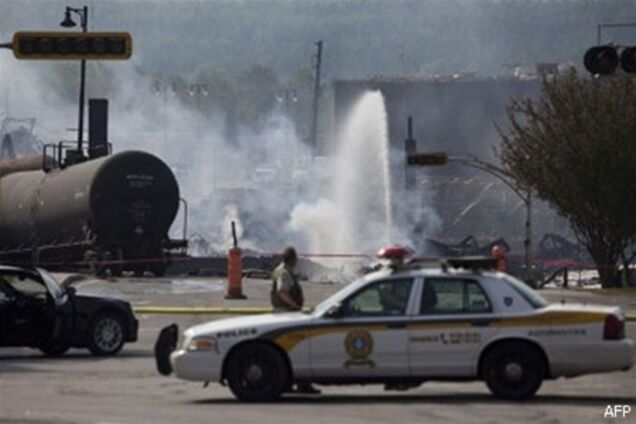 Пожар при крушении поезда в Канаде потушен