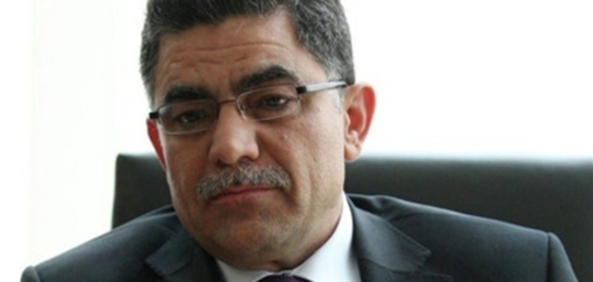 Глава перехідного уряду Сирії подав у відставку