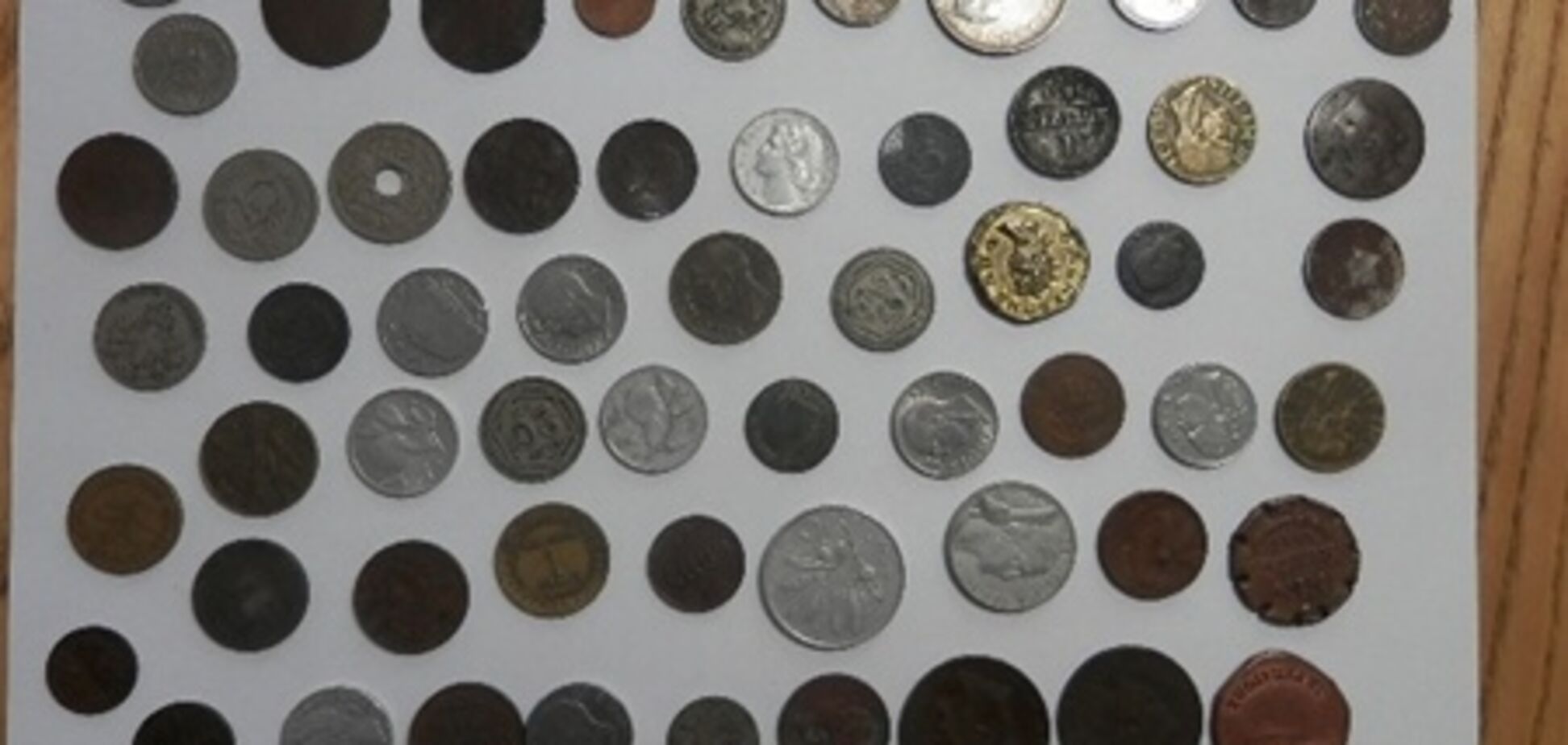 На кордоні України затримали близько 200 старовинних монет