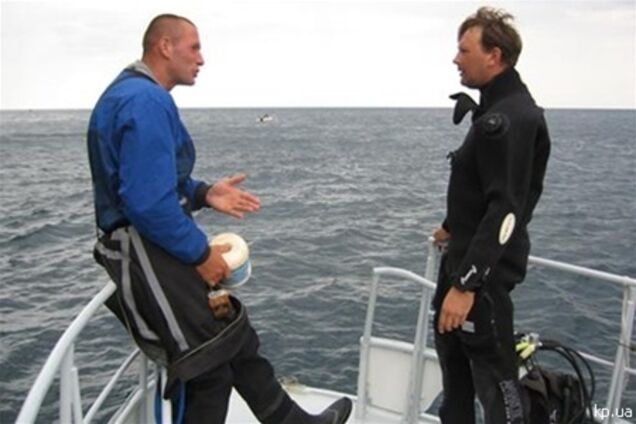 Пьяную даму, которая на 'Жигулях' нырнула в море, спасли дайверы