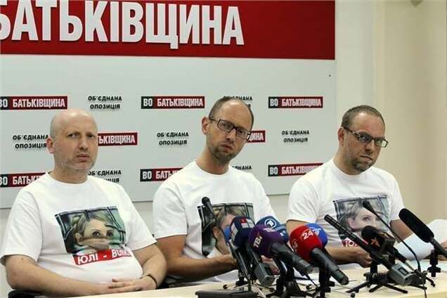 Йшов третій рік сирітства…