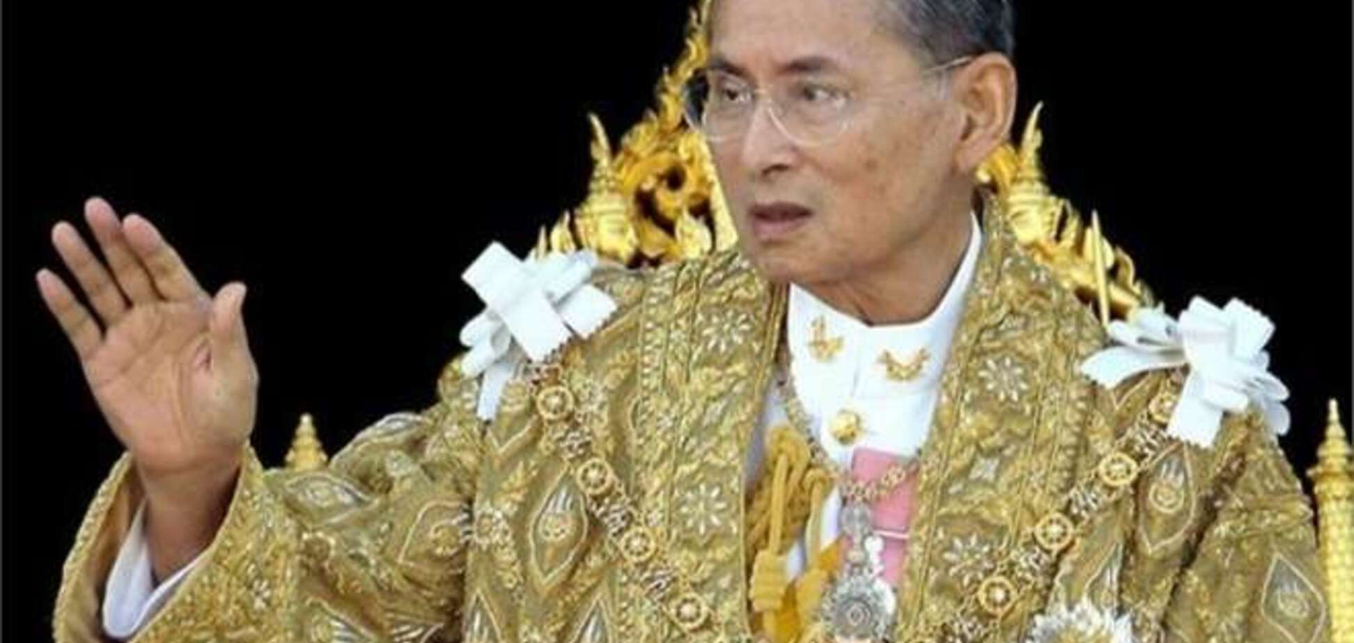 Короля Таїланду виписали з лікарні після 4 років лікування