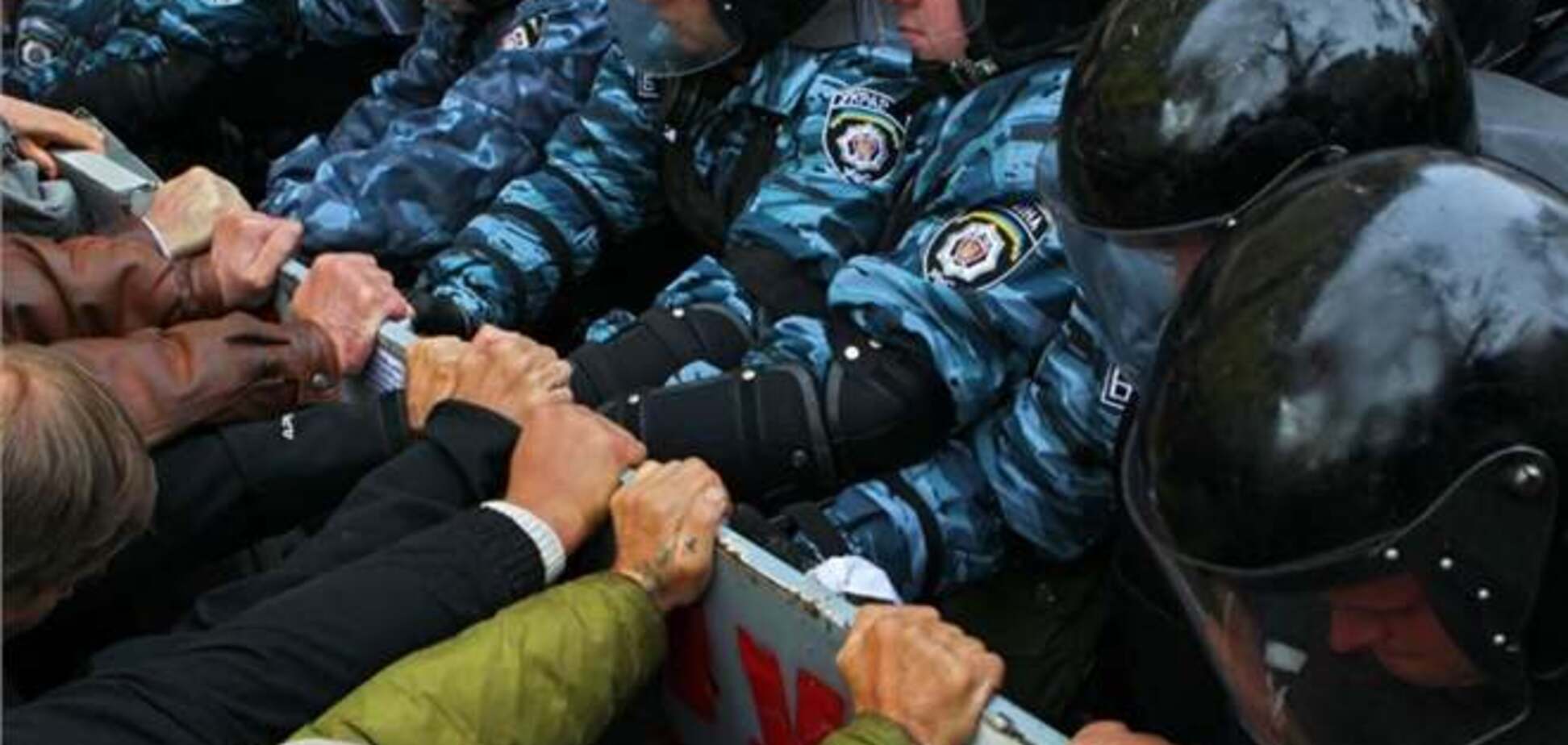 МВД просит сообщать о милиционерах, не желающих общаться со СМИ