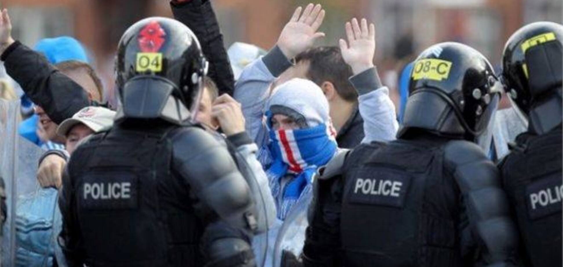 Более 60 полицейских пострадали в результате беспорядков в Белфасте