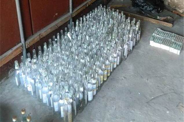 В Киеве нашли подпольные цеха по производству контрафактной водки
