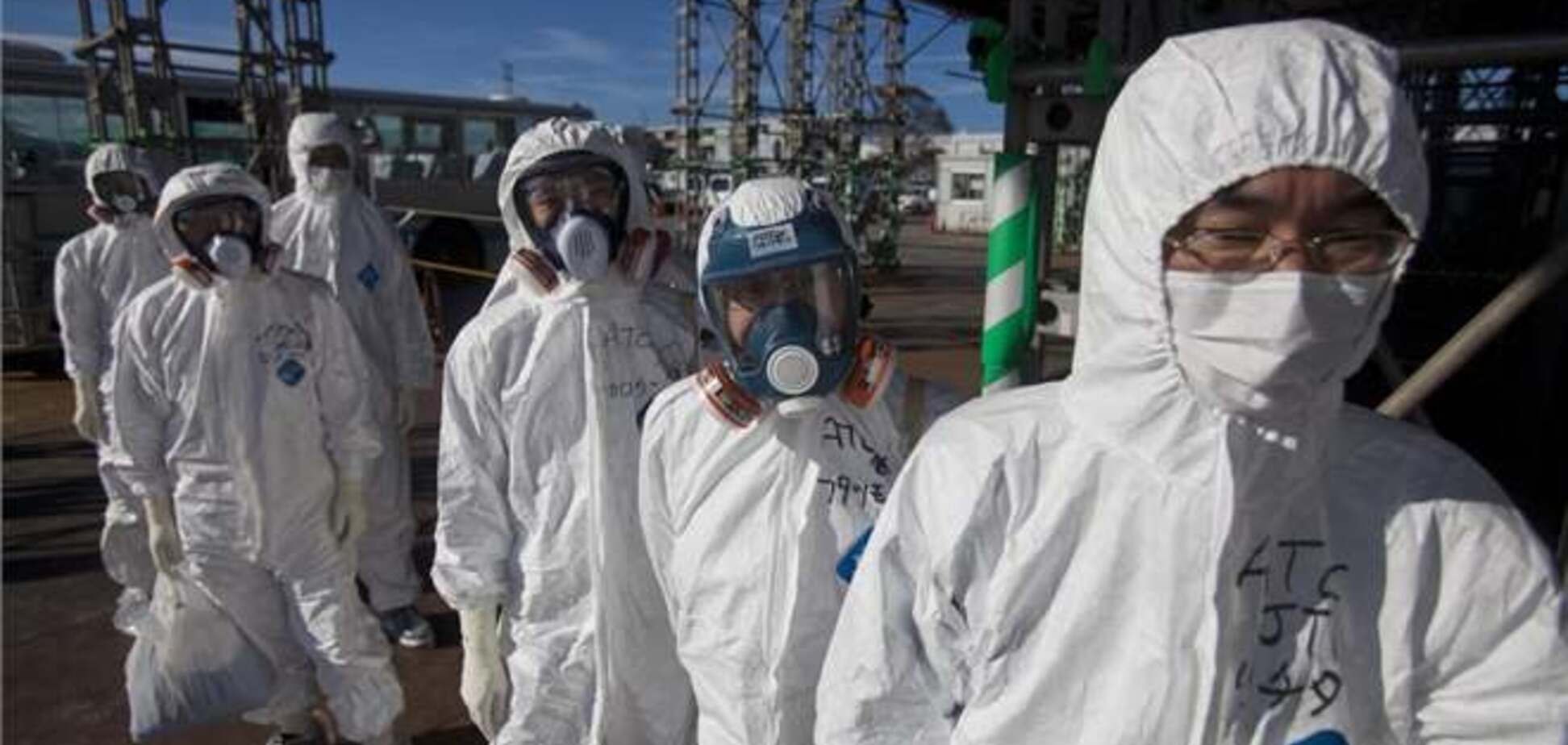 На 'Фукусиме' не менее 10 рабочих получили повышенные дозы радиации